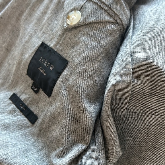 Ludlow Slim-fit unstructured suit in Irish cotton-linen blend. Color: grey. - Picture 4 of 4